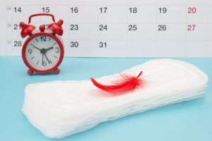 Fluxo intenso na menstruação: ginecologista explica se é normal